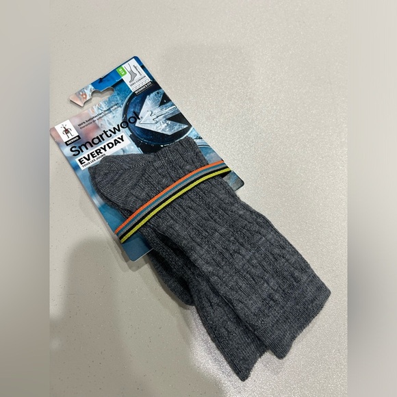 Smartwool Women's M Medium Everyday Cable Zero Cushion Crew Socks Grey NWT - Picture 1 of 7